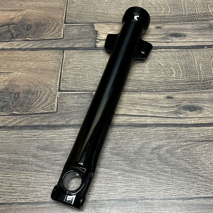 Стакан вилки ПРАВЫЙ 39 мм Forghty Eight OEM