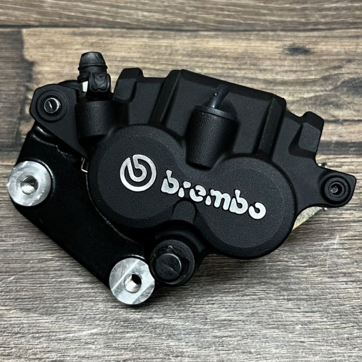 Передний левый суппорт XG 500/750 OEM