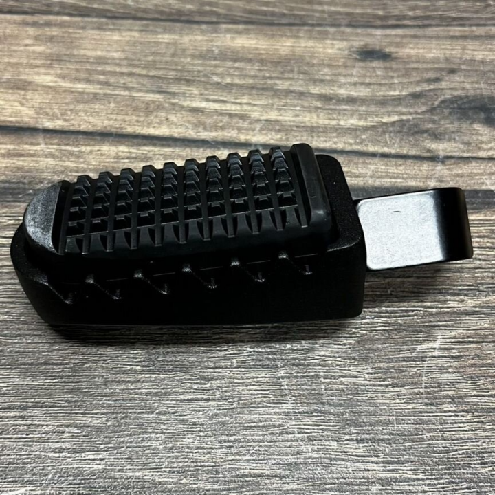 Пассажирская подножка harley davidson ra1250