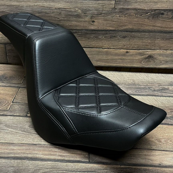 Сиденье Softail (перф) 18+