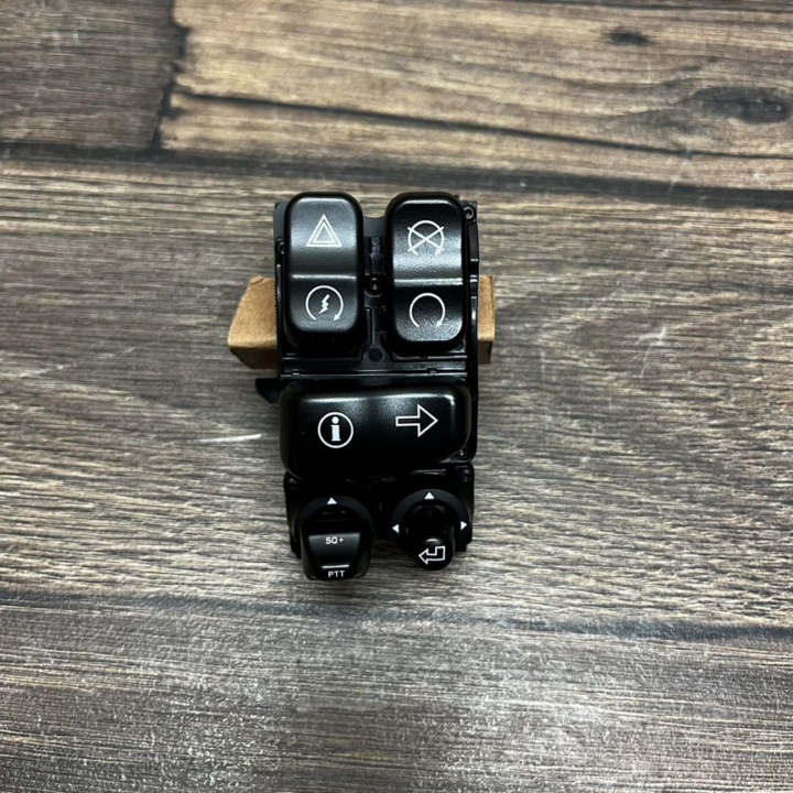 Пульт правый Туринг CVO 19-23 OEM