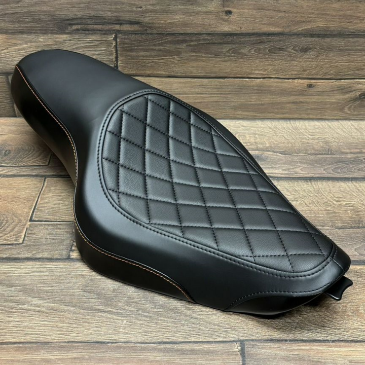 Сиденье Sportster 2004+ ДВОЙНОЕ (Ромбы)