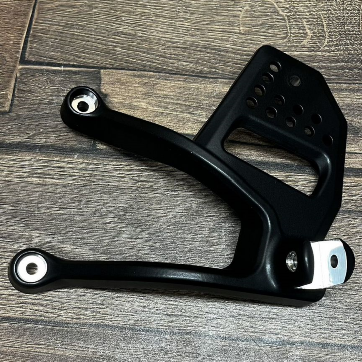 Кронштейн подножки левый harley davidson ra1250