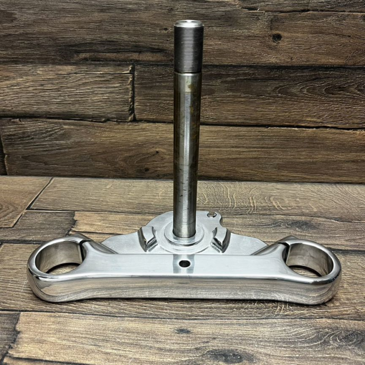 Нижняя траверса Dyna 08-17 OEM